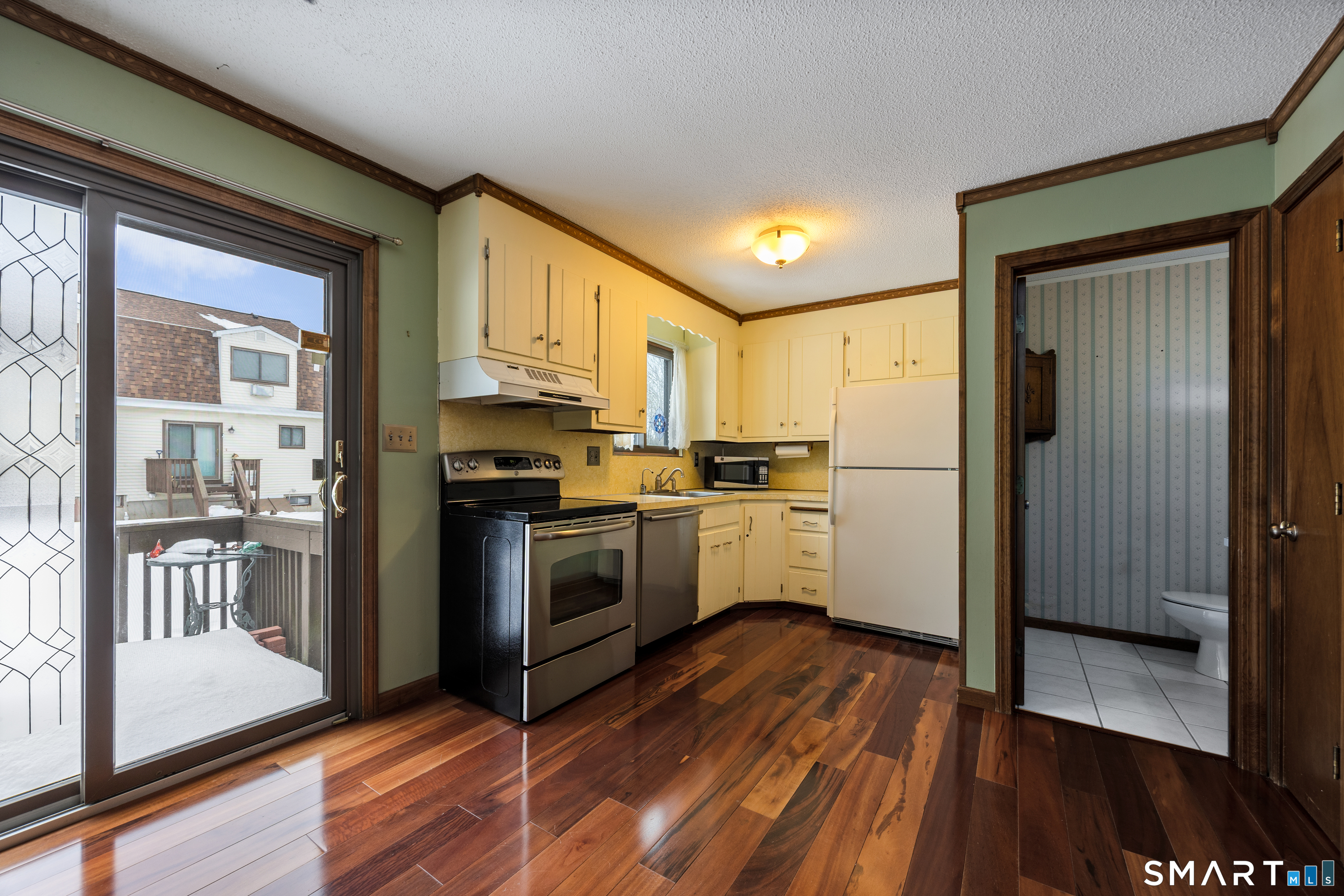 820 Matthews Street 19