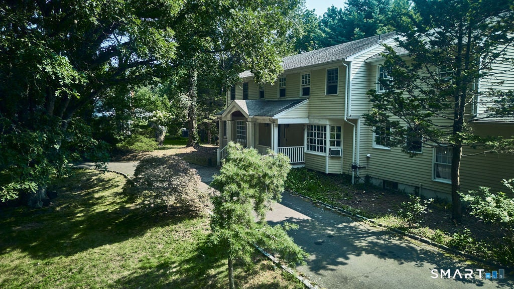 4 Surrey Lane
