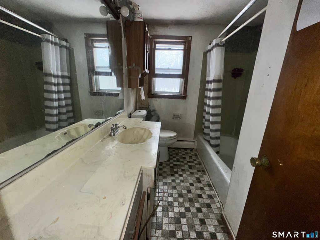 Photo of 17 Forest Lane, Bloomfield, CT 06002 (MLS # 24153243)