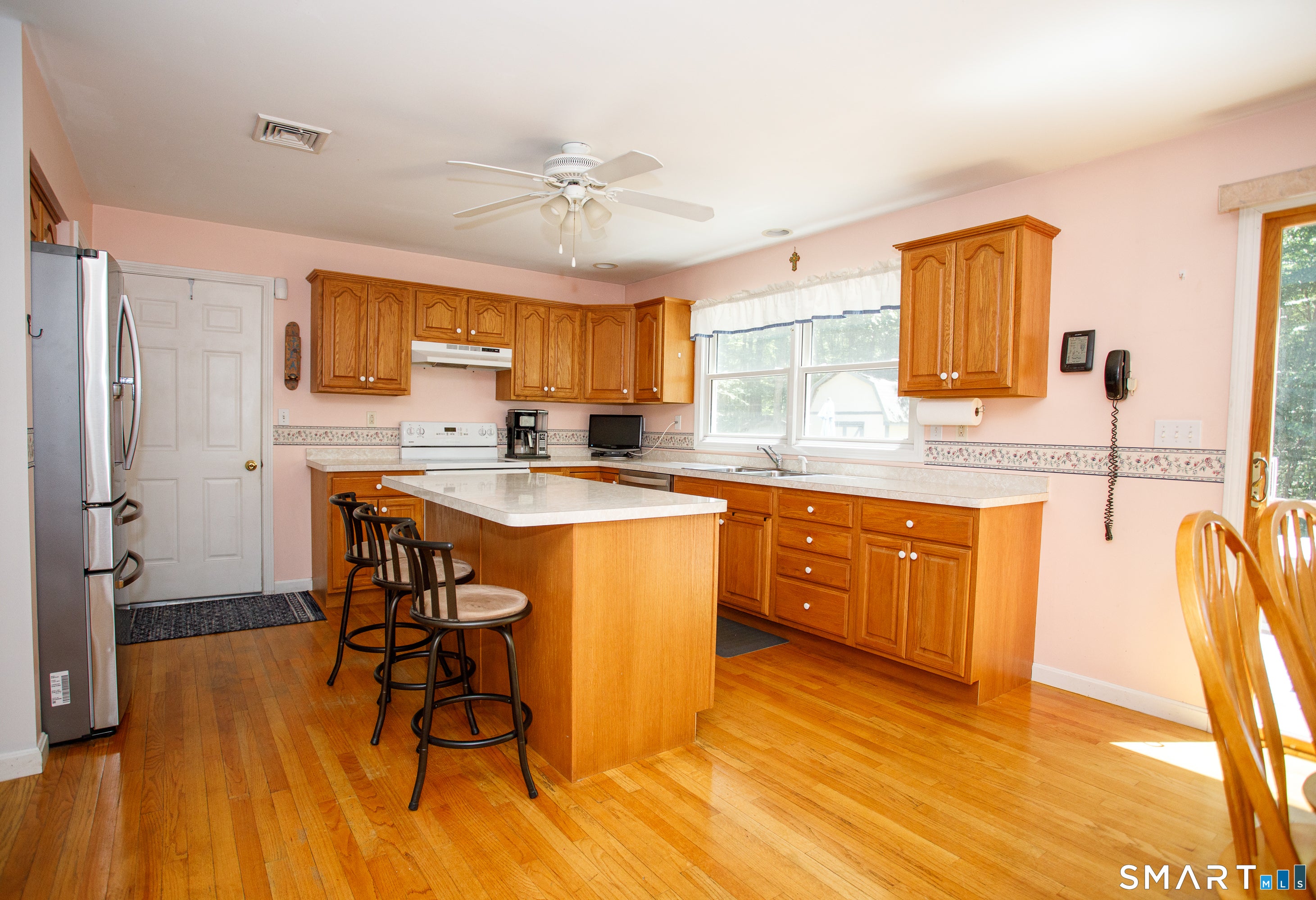 264 North Wawecus Hill Road