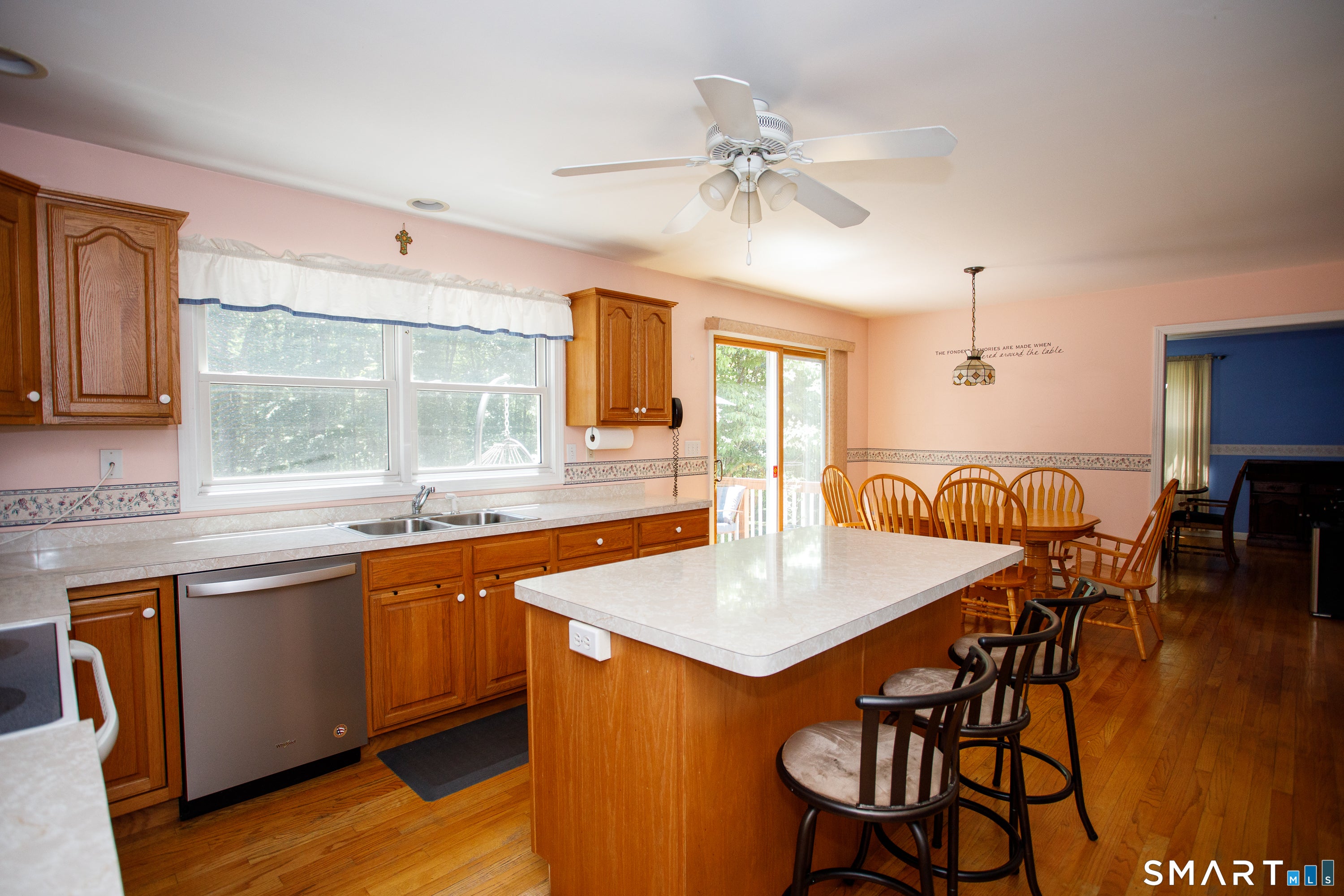 264 North Wawecus Hill Road