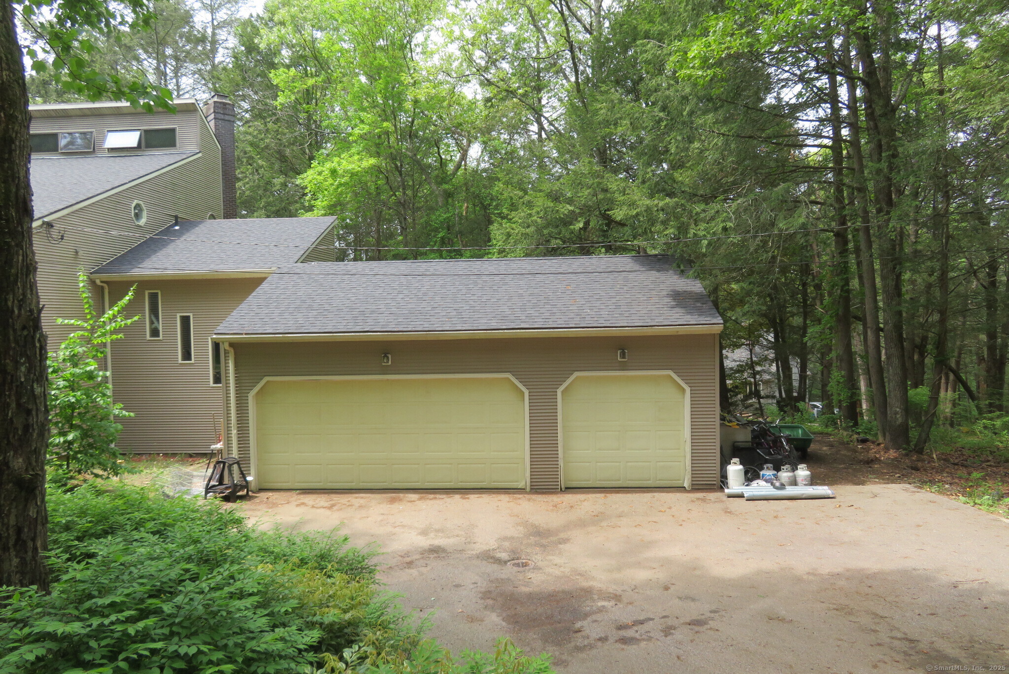 223 North Moodus Road