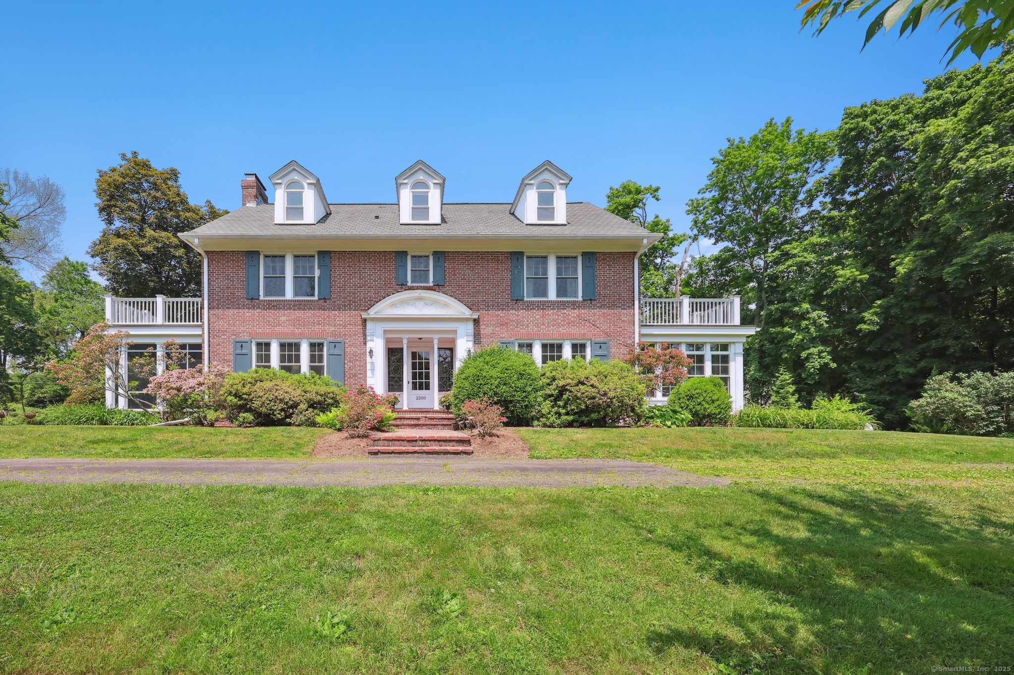 2200 Ridge Road