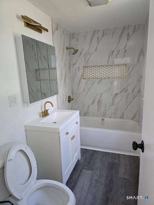36 Columbia Boulevard 2RT