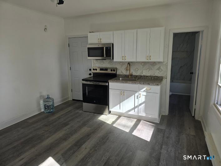 36 Columbia Boulevard 2RT
