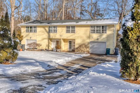 18 Fernwood Lane Cheshire CT 06410