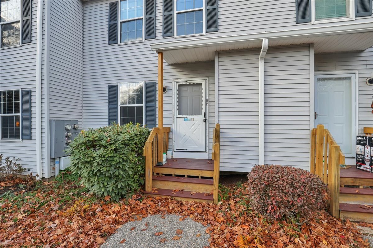 745 Merrow Road APT 102