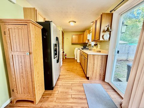 Tiny photo for 466 Middletown Avenue #APT 29, New Haven, CT 06513 (MLS # 24132765)