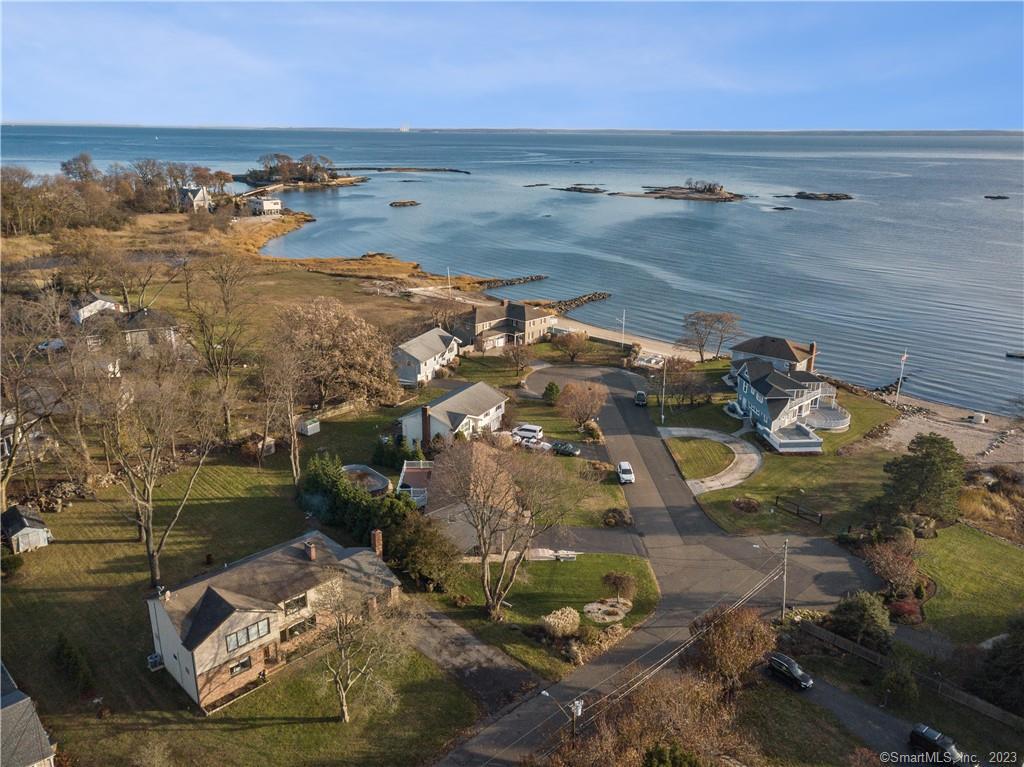 98 Soundview Drive