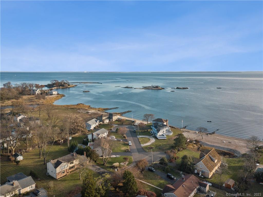 98 Soundview Drive