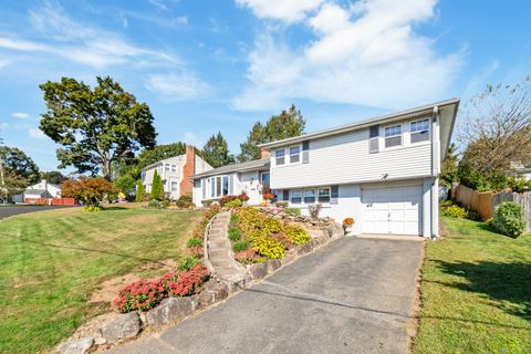 Photo of 15 Summit Road, Naugatuck, CT 06770 (MLS # 24142802)