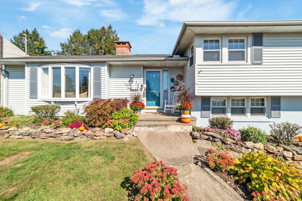 Photo of 15 Summit Road, Naugatuck, CT 06770 (MLS # 24142802)