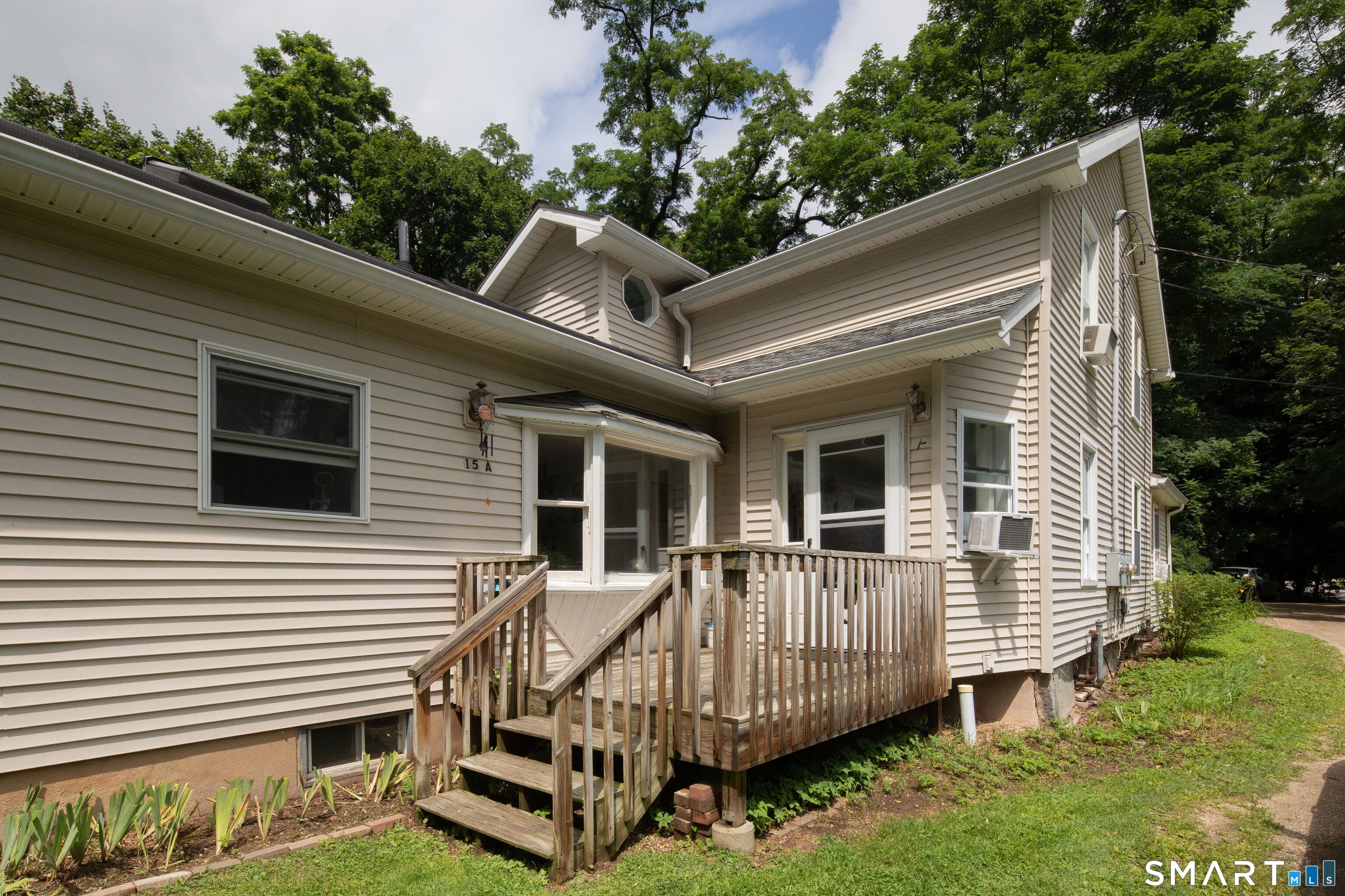 15 Locust Hill Road