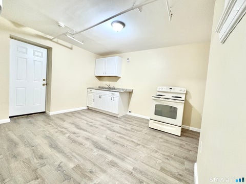 Multifamily For Rent - 135 W Main Street #1C<br/> Waterbury, CT 06702
