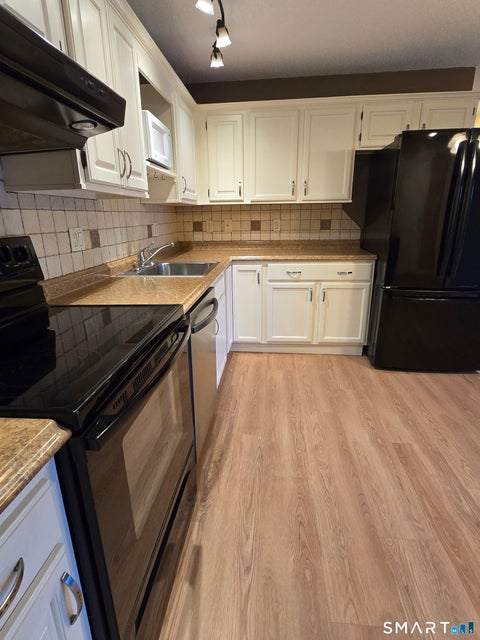 Tiny photo for 54 N Mountain Road #302, New Britain, CT 06053 (MLS # 24207164)