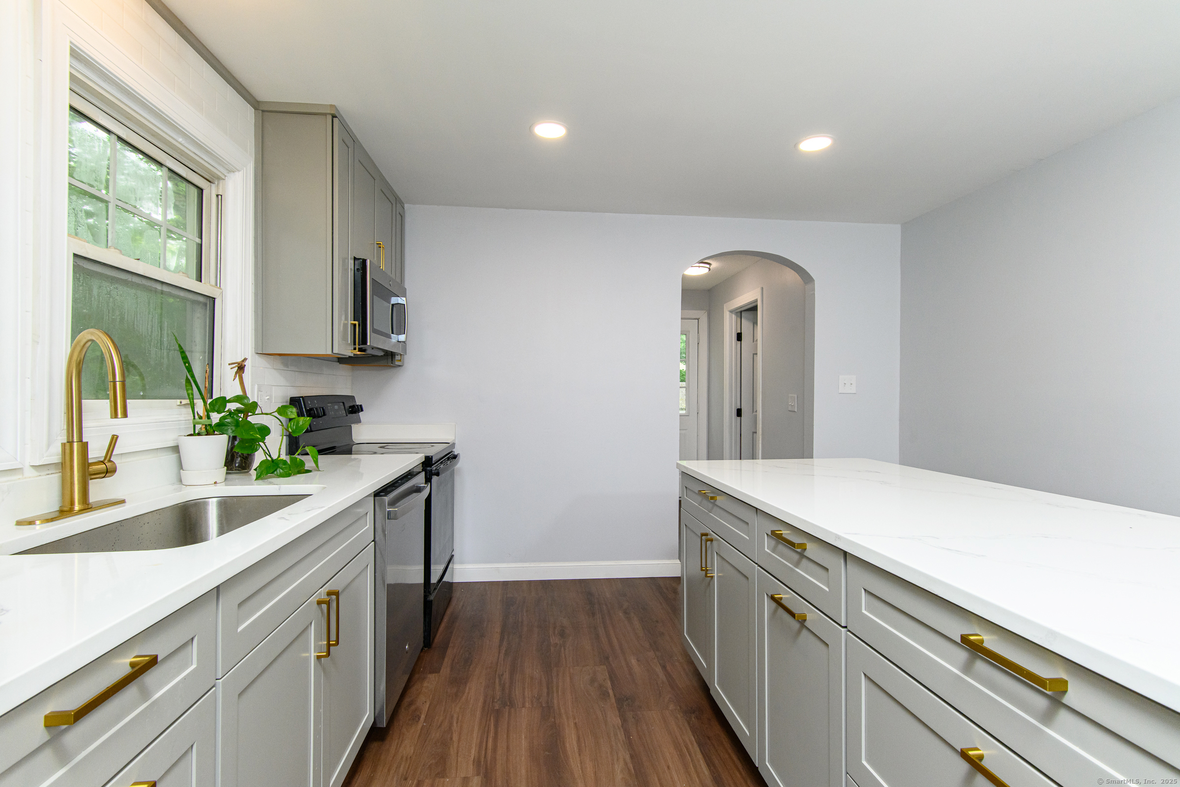 Killingly, Connecticut 06241, United States, 3 Bedrooms Bedrooms, ,2 BathroomsBathrooms,Residential,Active,149135