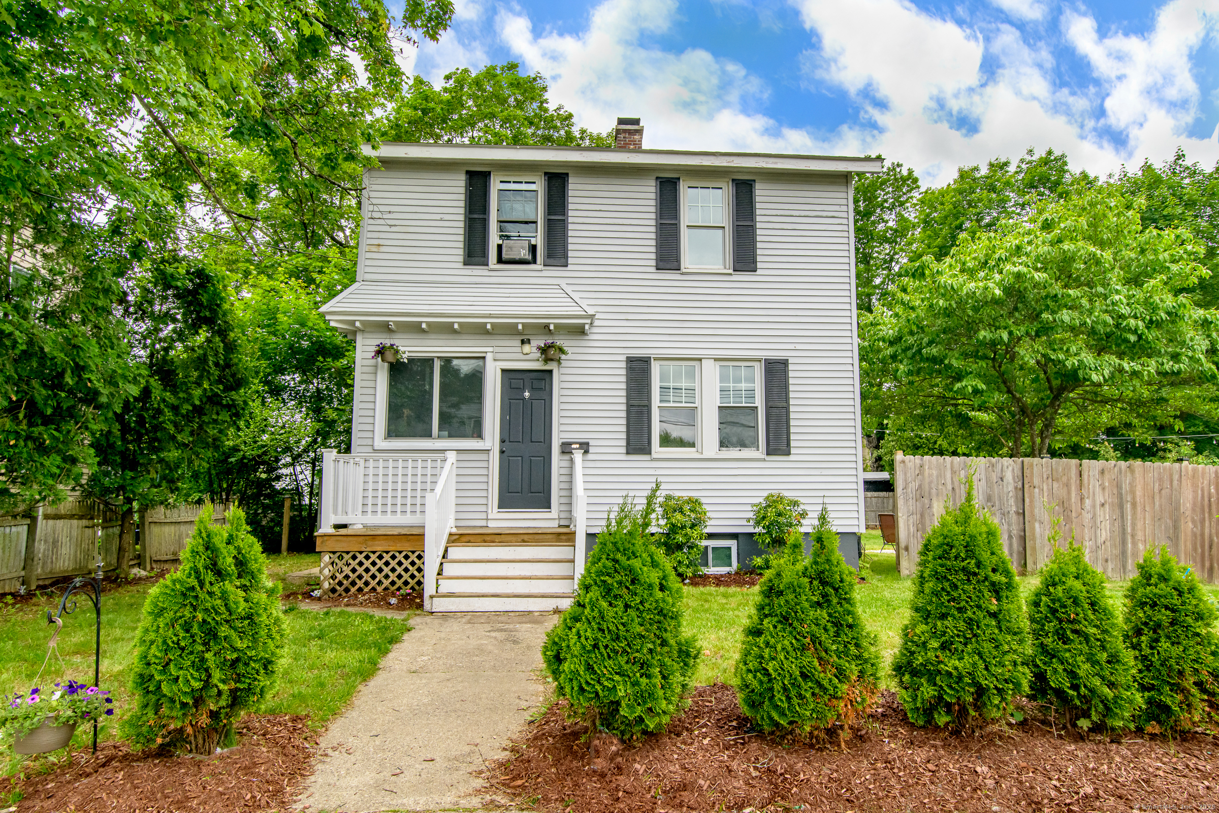 Killingly, Connecticut 06241, United States, 3 Bedrooms Bedrooms, ,2 BathroomsBathrooms,Residential,Active,149135