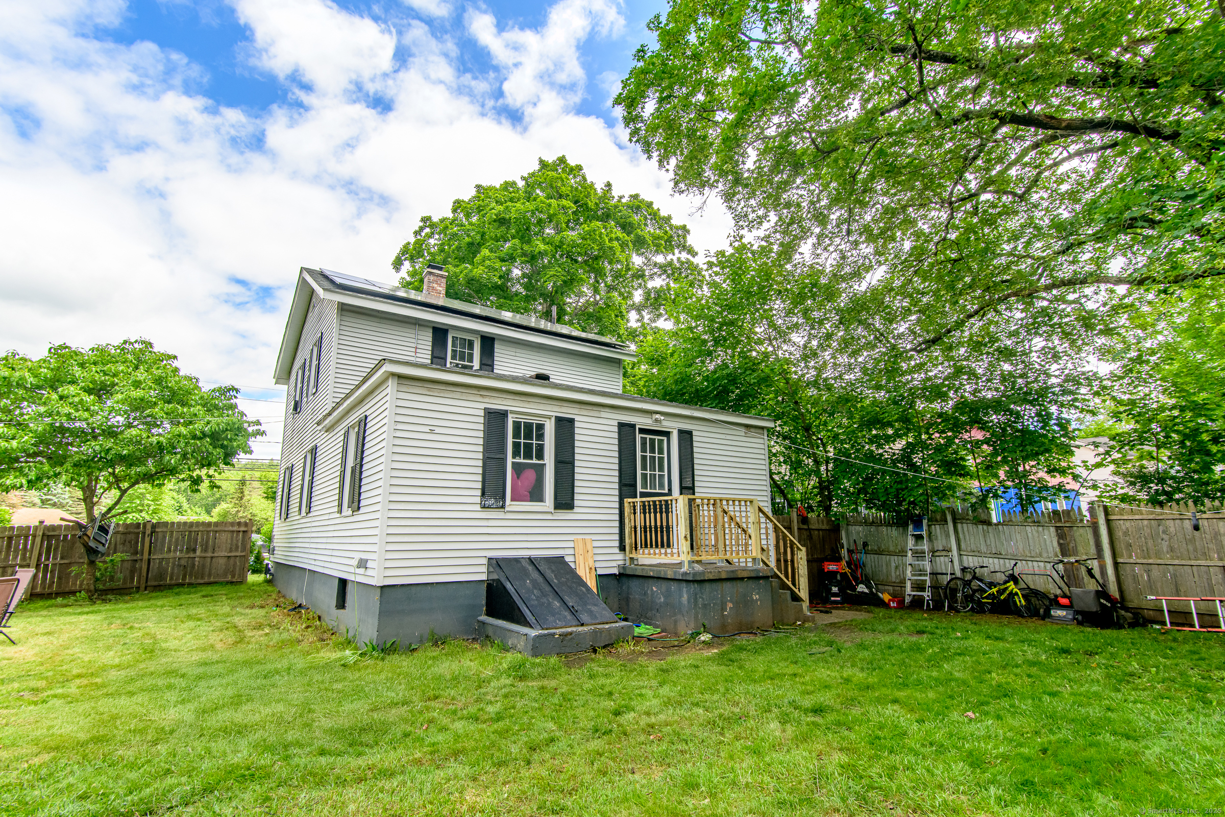 Killingly, Connecticut 06241, United States, 3 Bedrooms Bedrooms, ,2 BathroomsBathrooms,Residential,Active,149135