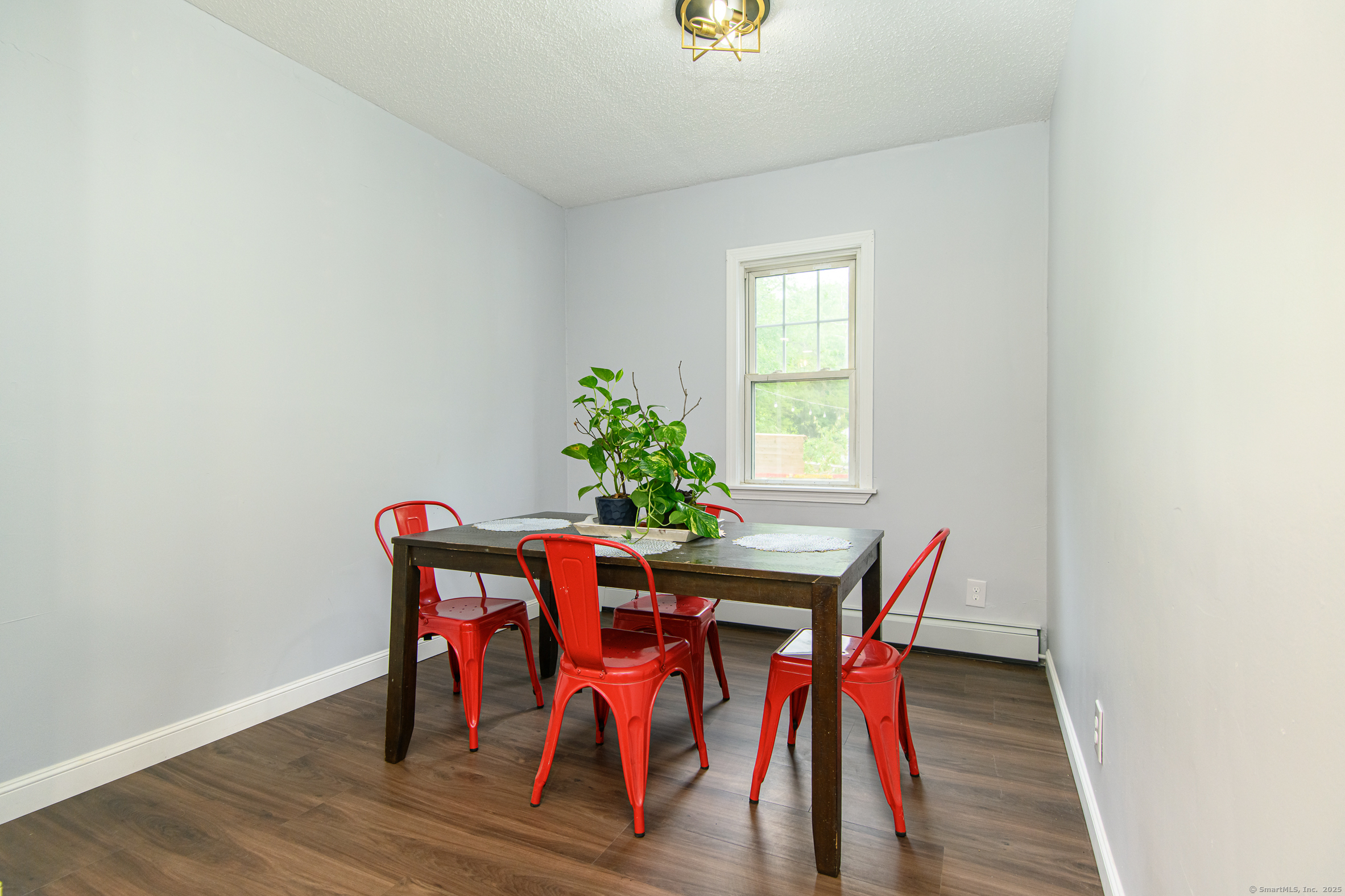 Killingly, Connecticut 06241, United States, 3 Bedrooms Bedrooms, ,2 BathroomsBathrooms,Residential,Active,149135