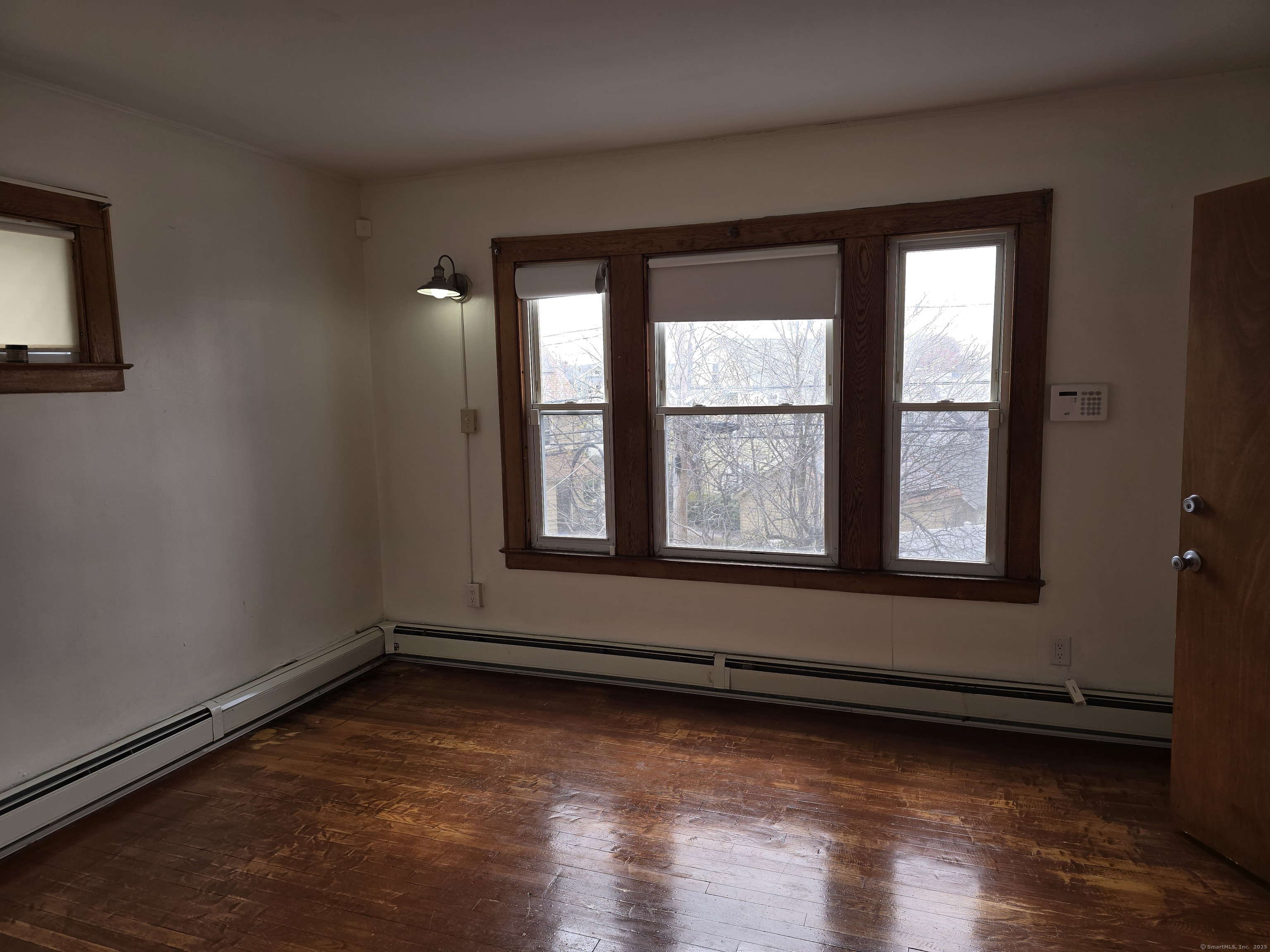 Hartford, Connecticut 06114, United States, 6 Bedrooms Bedrooms, ,3 BathroomsBathrooms,Residential,Active,106372