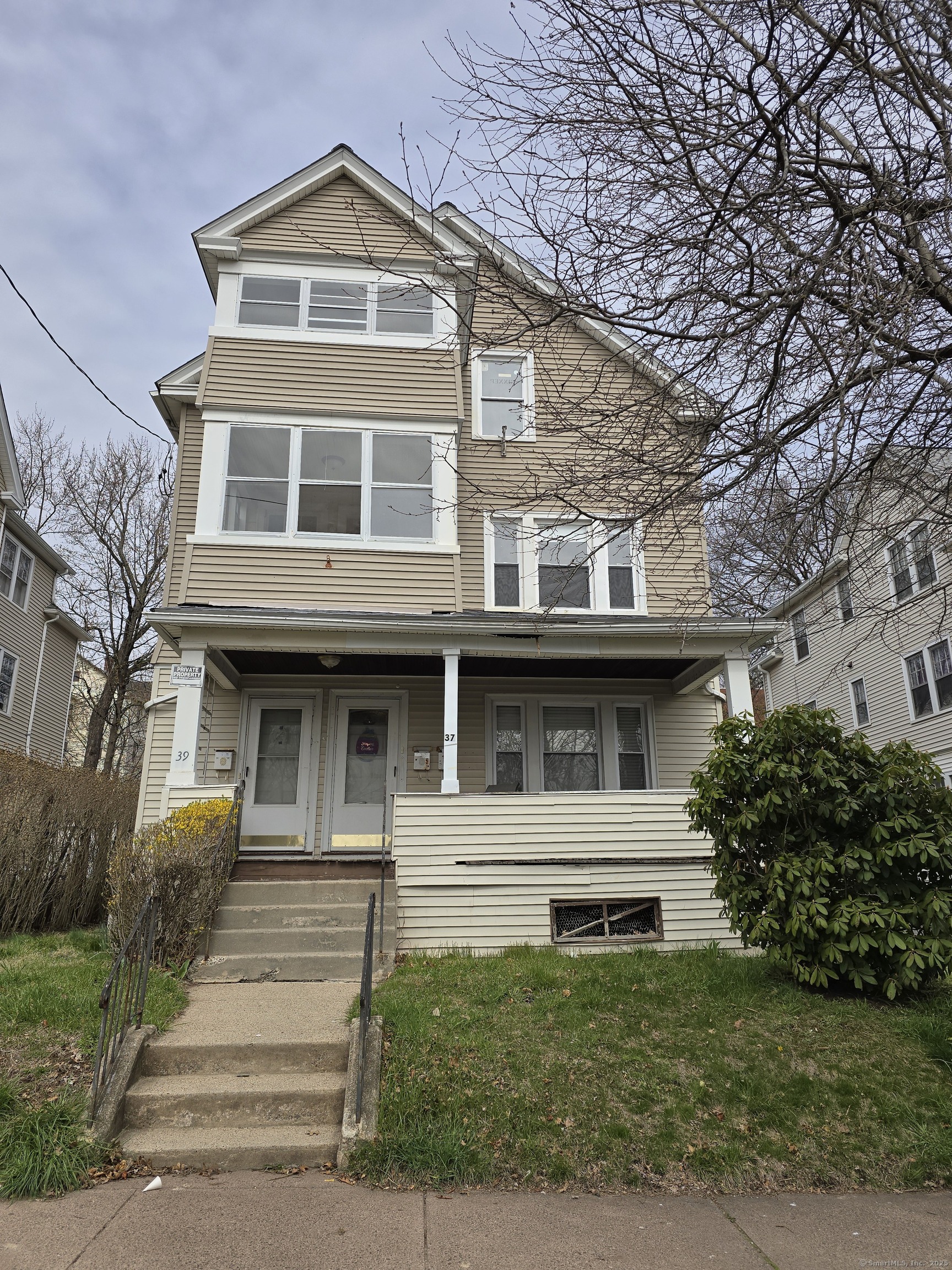 Hartford, Connecticut 06114, United States, 6 Bedrooms Bedrooms, ,3 BathroomsBathrooms,Residential,Active,106372