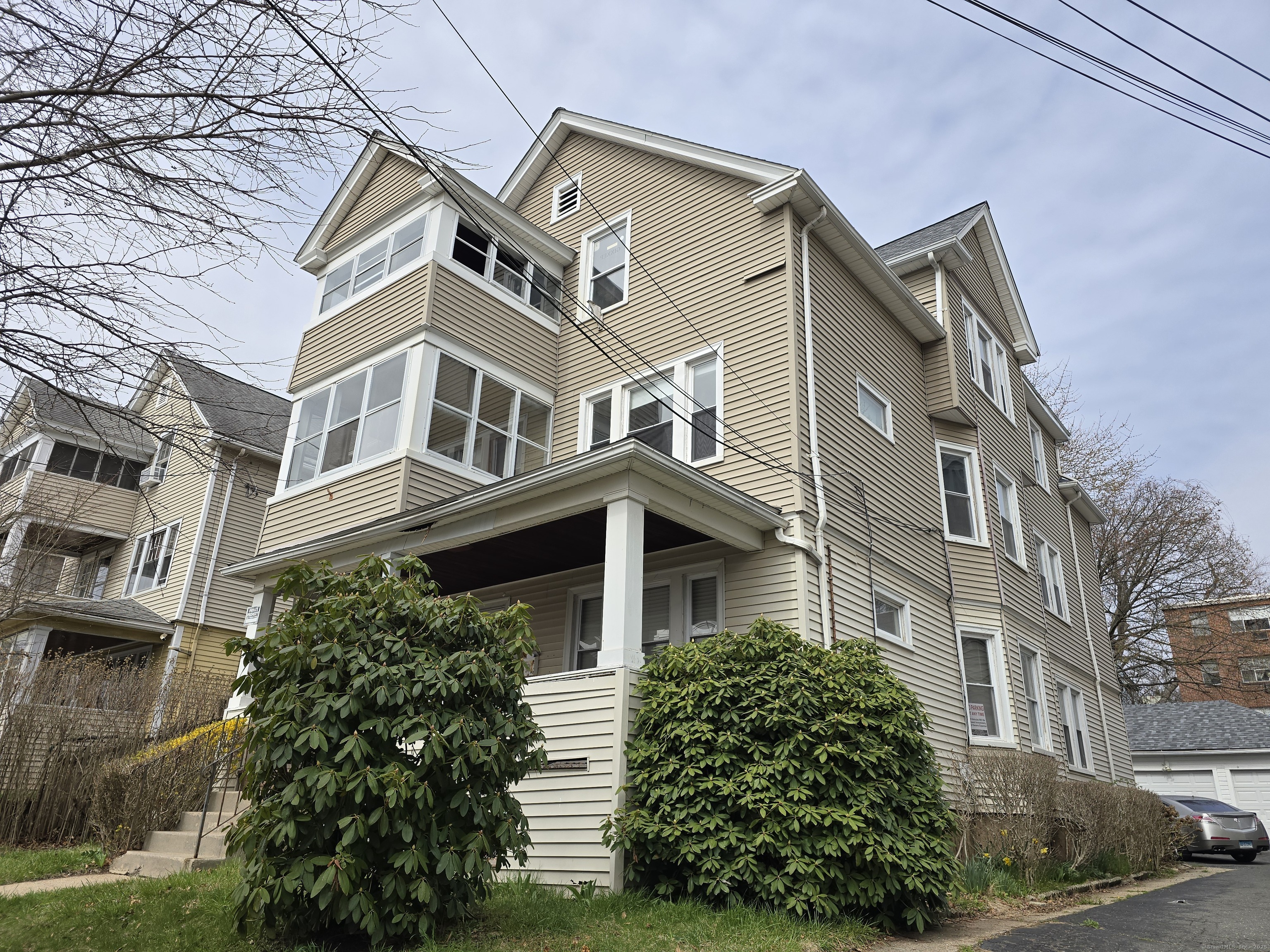 Hartford, Connecticut 06114, United States, 6 Bedrooms Bedrooms, ,3 BathroomsBathrooms,Residential,Active,106372