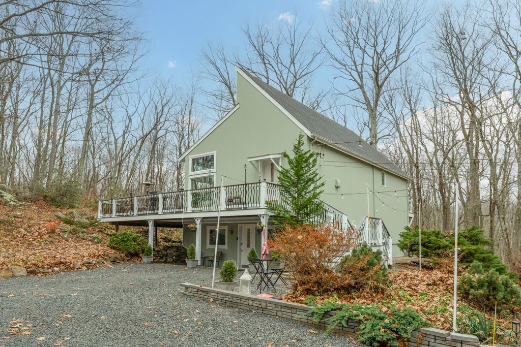 Photo of 286 Weatherly Trail, Guilford, CT 06437 (MLS # 24143305)