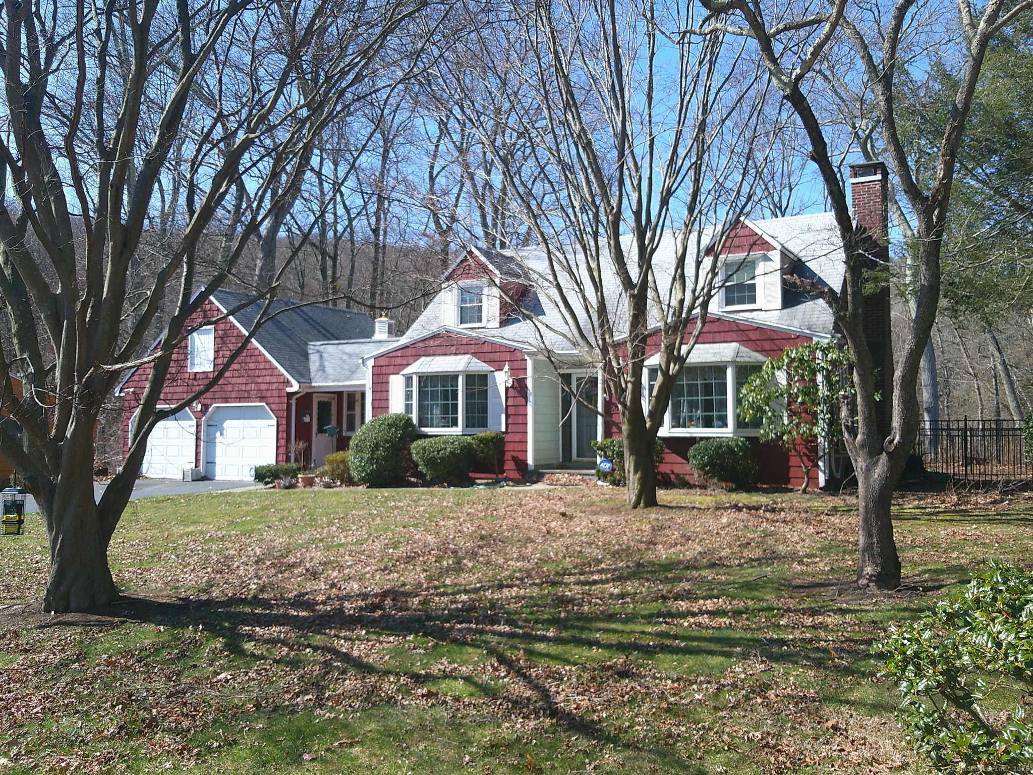 Property for Sale at Carbonella Drive, Hamden, Connecticut - Bedrooms: 3 
Bathrooms: 2 
Rooms: 7  - $299,900