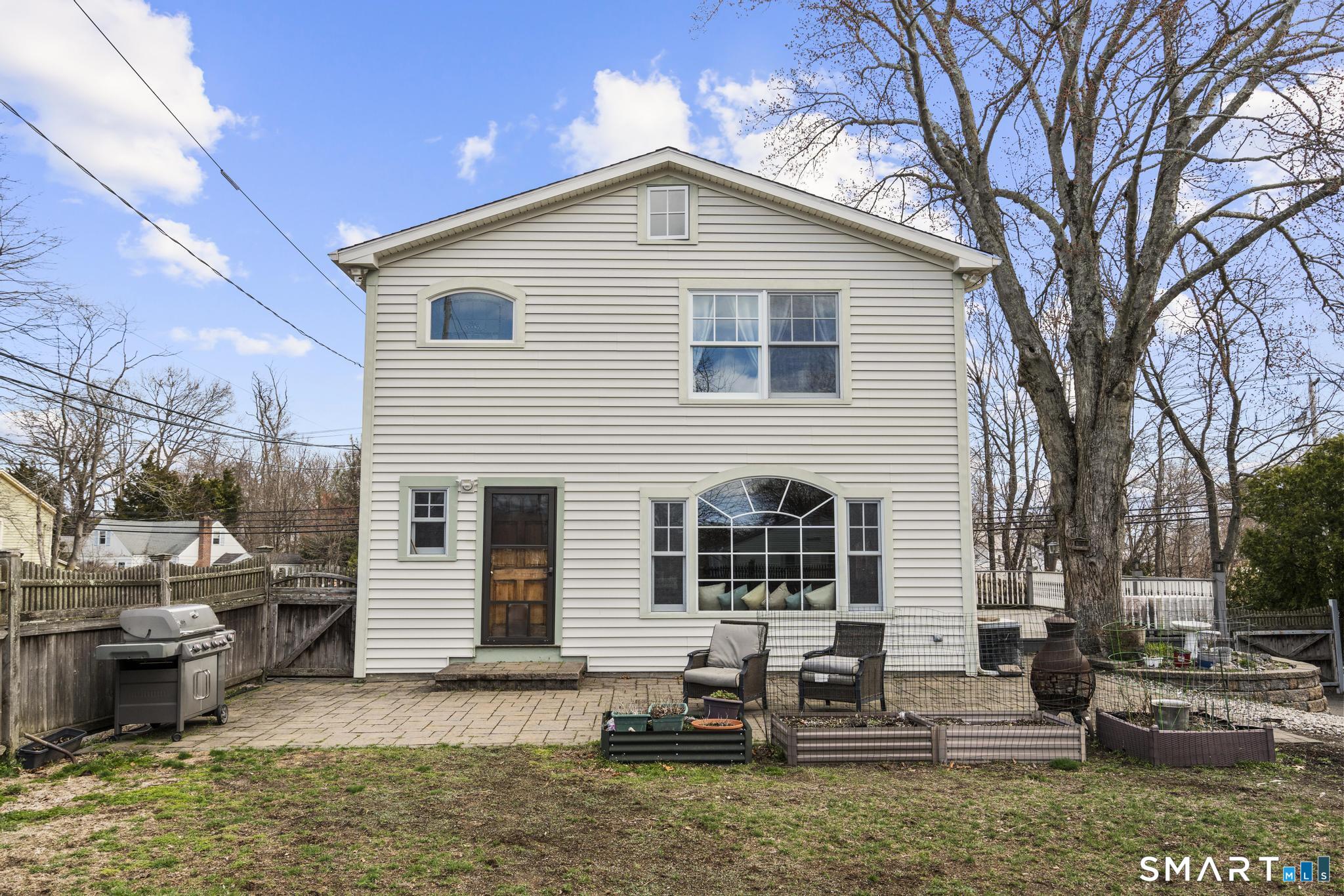 301 Buckingham Avenue