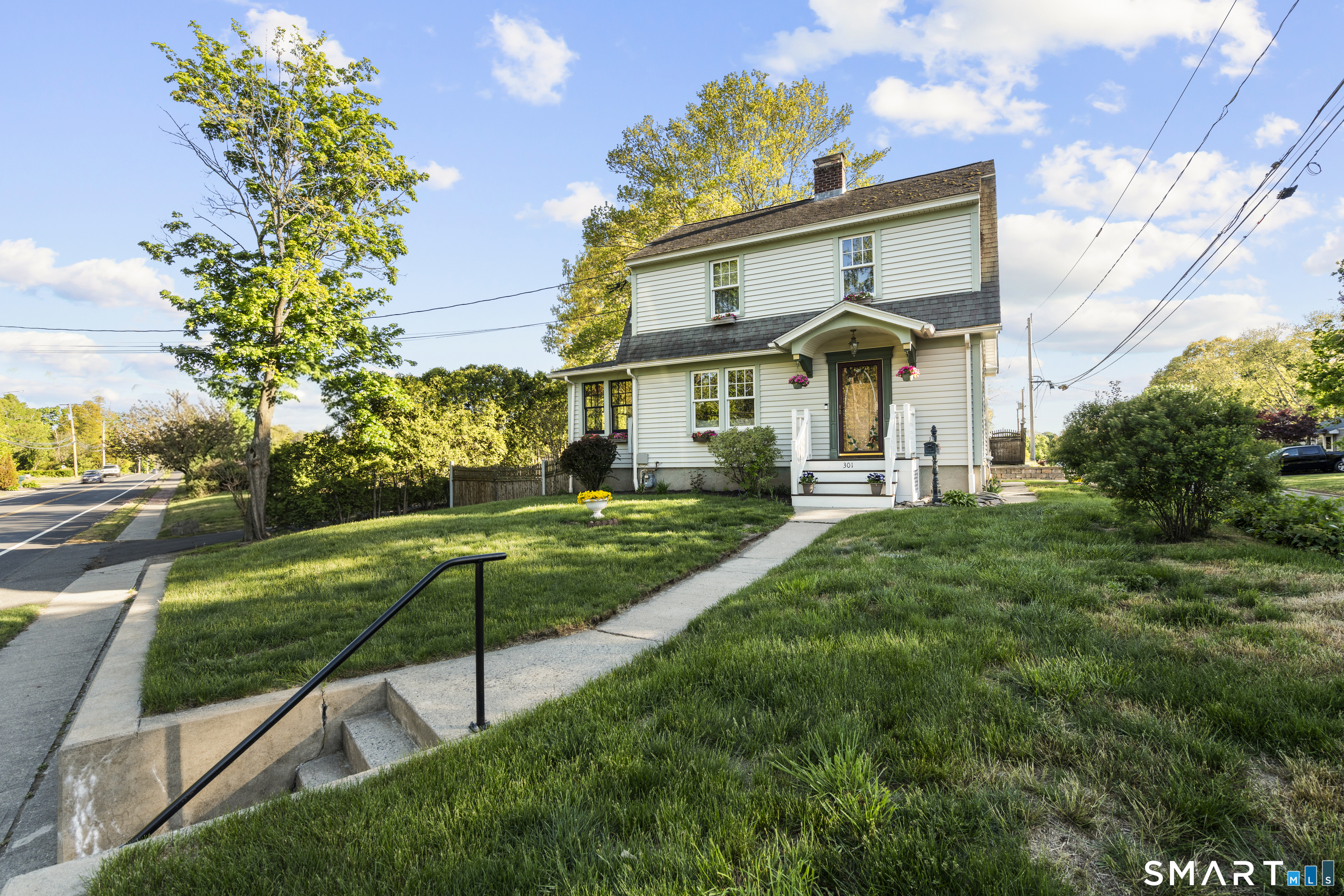 301 Buckingham Avenue