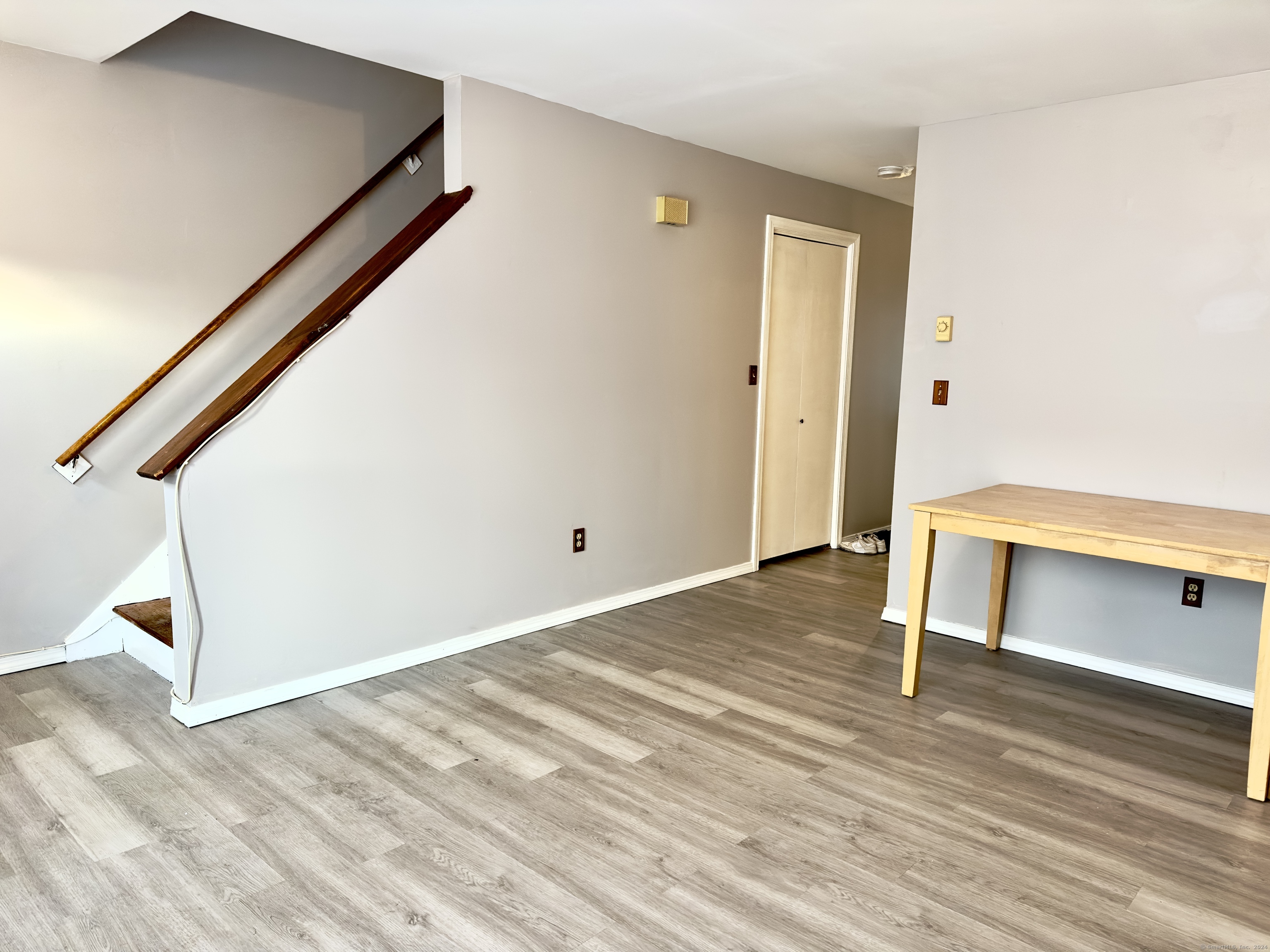 Meriden Waterbury Turnpike Apt 1A, Southington, Connecticut - 2 Bedrooms  
2 Bathrooms  
4 Rooms - 
