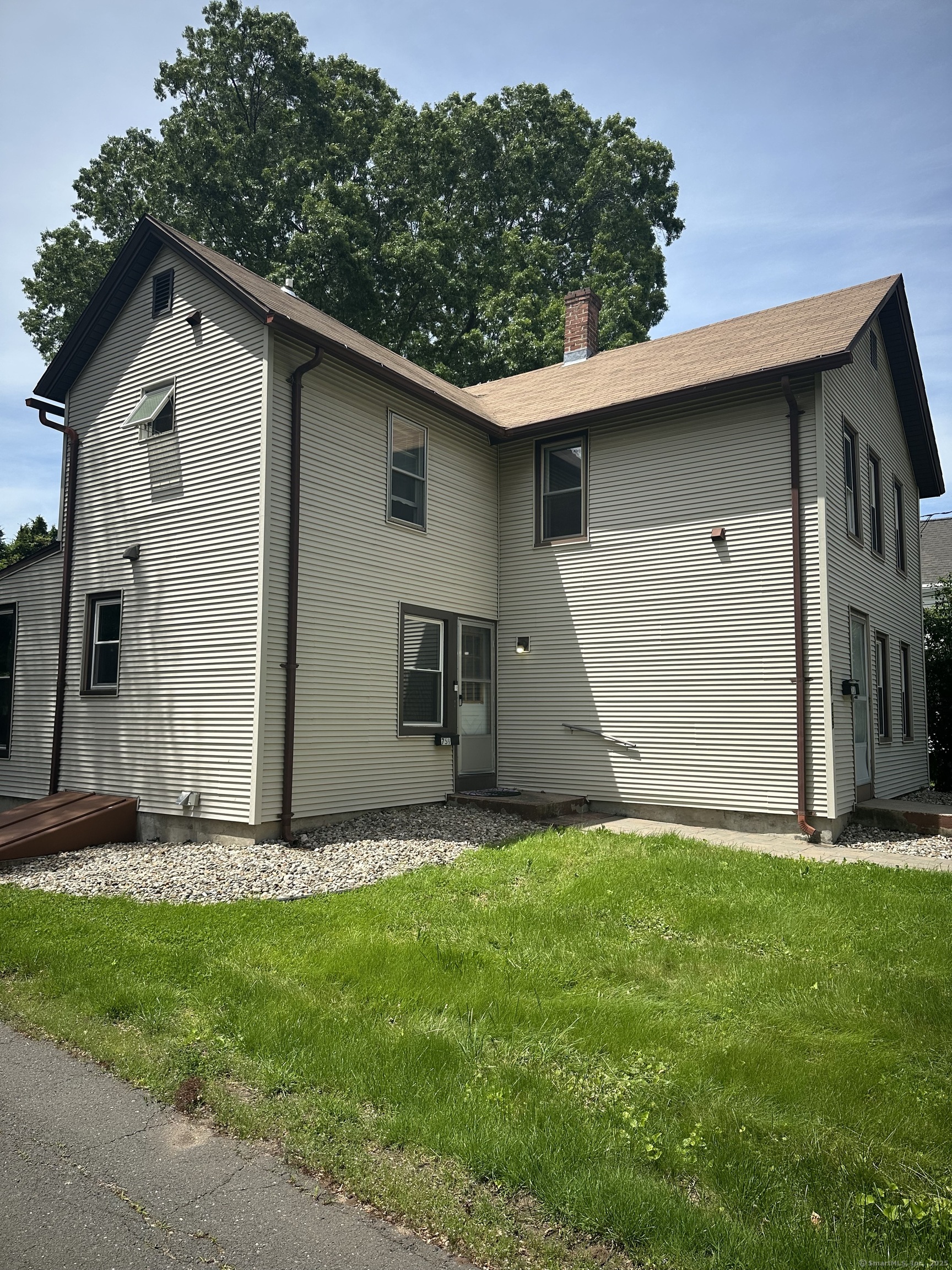 759 Main Street 2nd fl