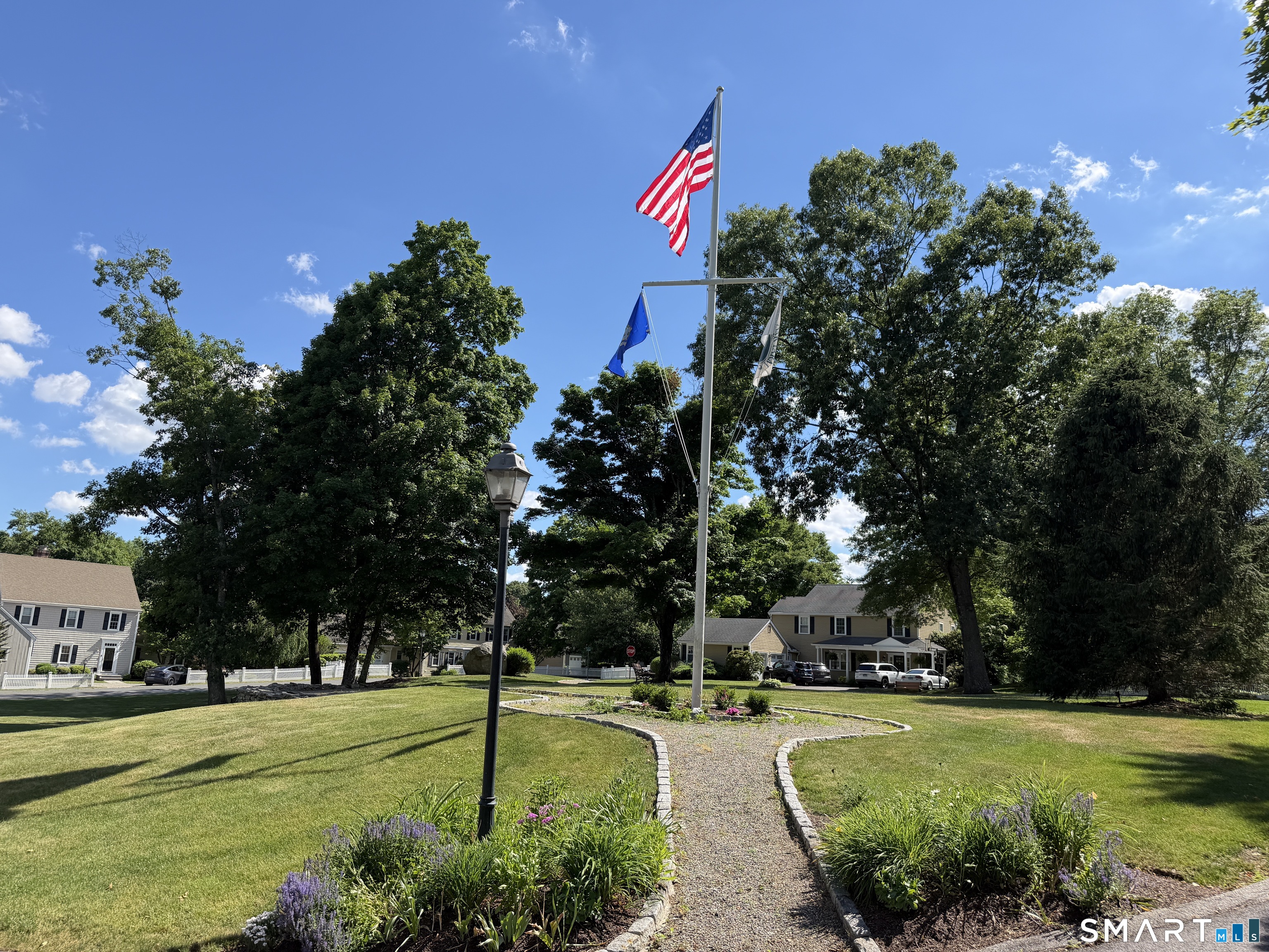 85 Old Colony Road 85
