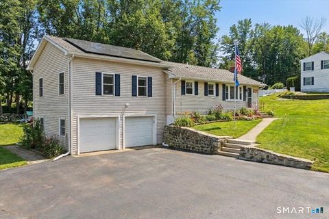 Photo of 40 Kenyon Road, Waterford, CT 06385 (MLS # 24158929)