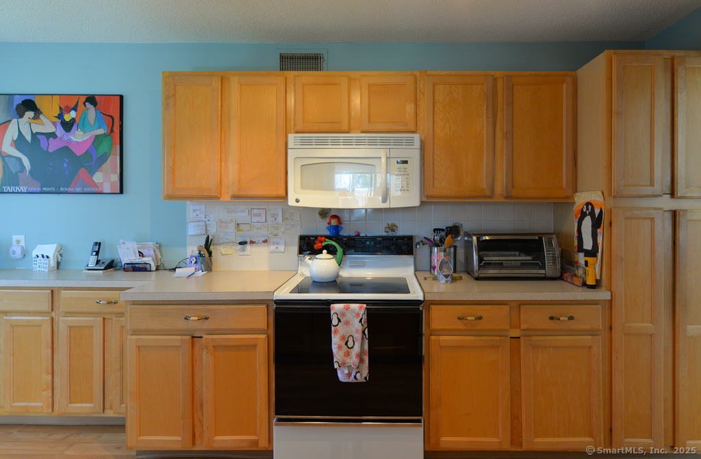 894 Heritage Village #B, Southbury, Connecticut image 9