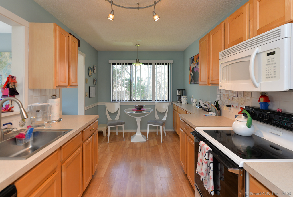 894 Heritage Village #B, Southbury, Connecticut image 7