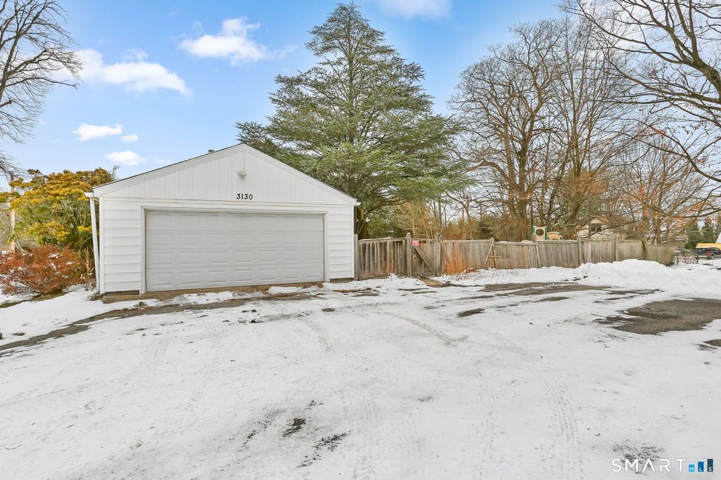 Photo of 877 White Plains Road, Trumbull, CT 06611 (MLS # 24148238)