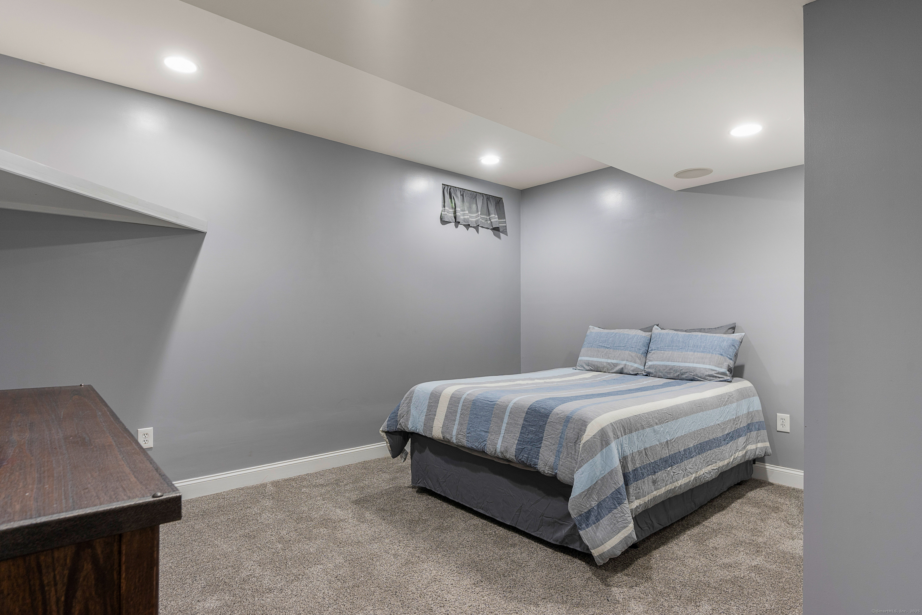 Tolland, Connecticut 06084, United States, 4 Bedrooms Bedrooms, ,4 BathroomsBathrooms,Residential,Coming Soon,218424