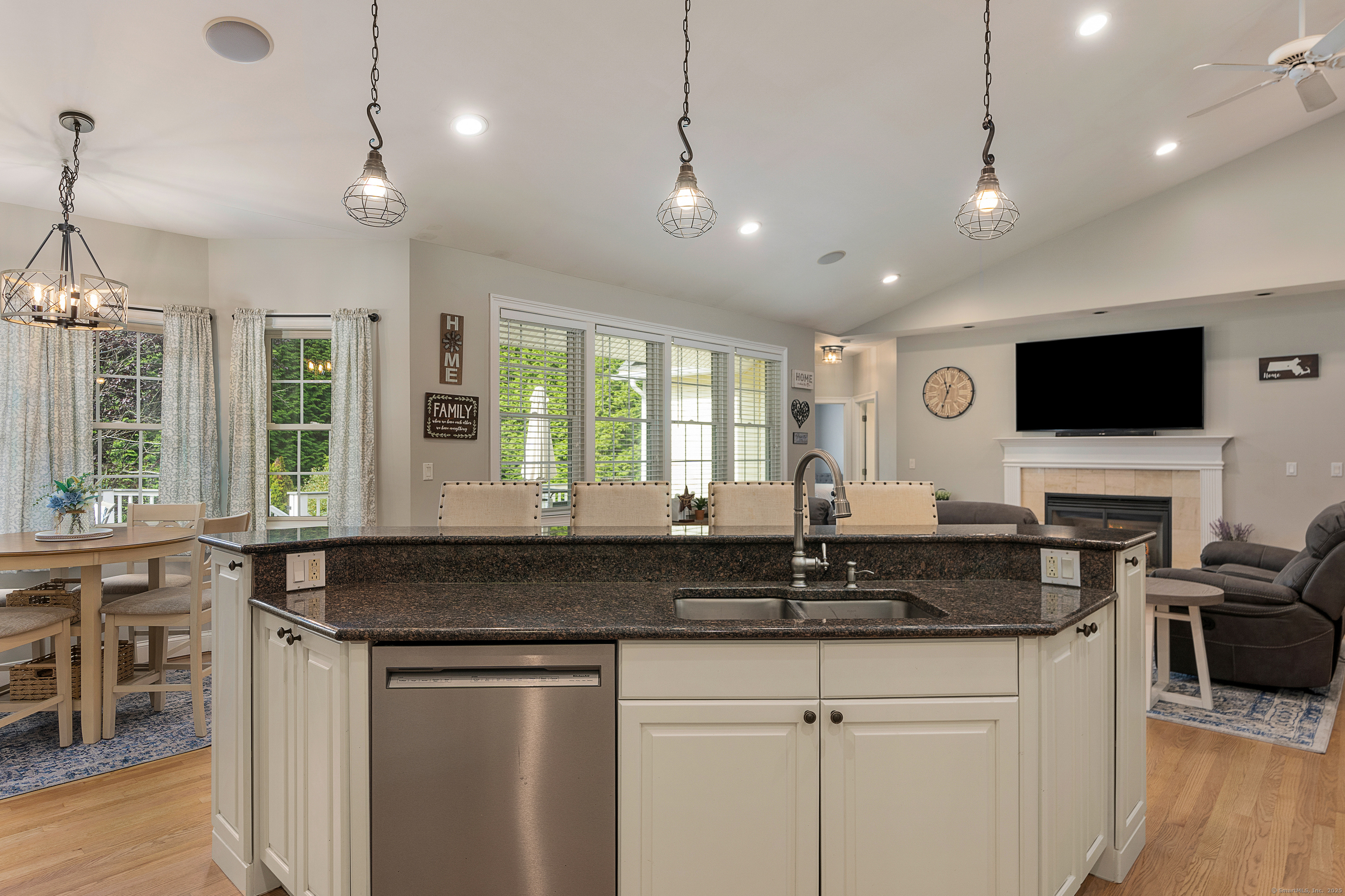 Tolland, Connecticut 06084, United States, 4 Bedrooms Bedrooms, ,4 BathroomsBathrooms,Residential,Coming Soon,218424