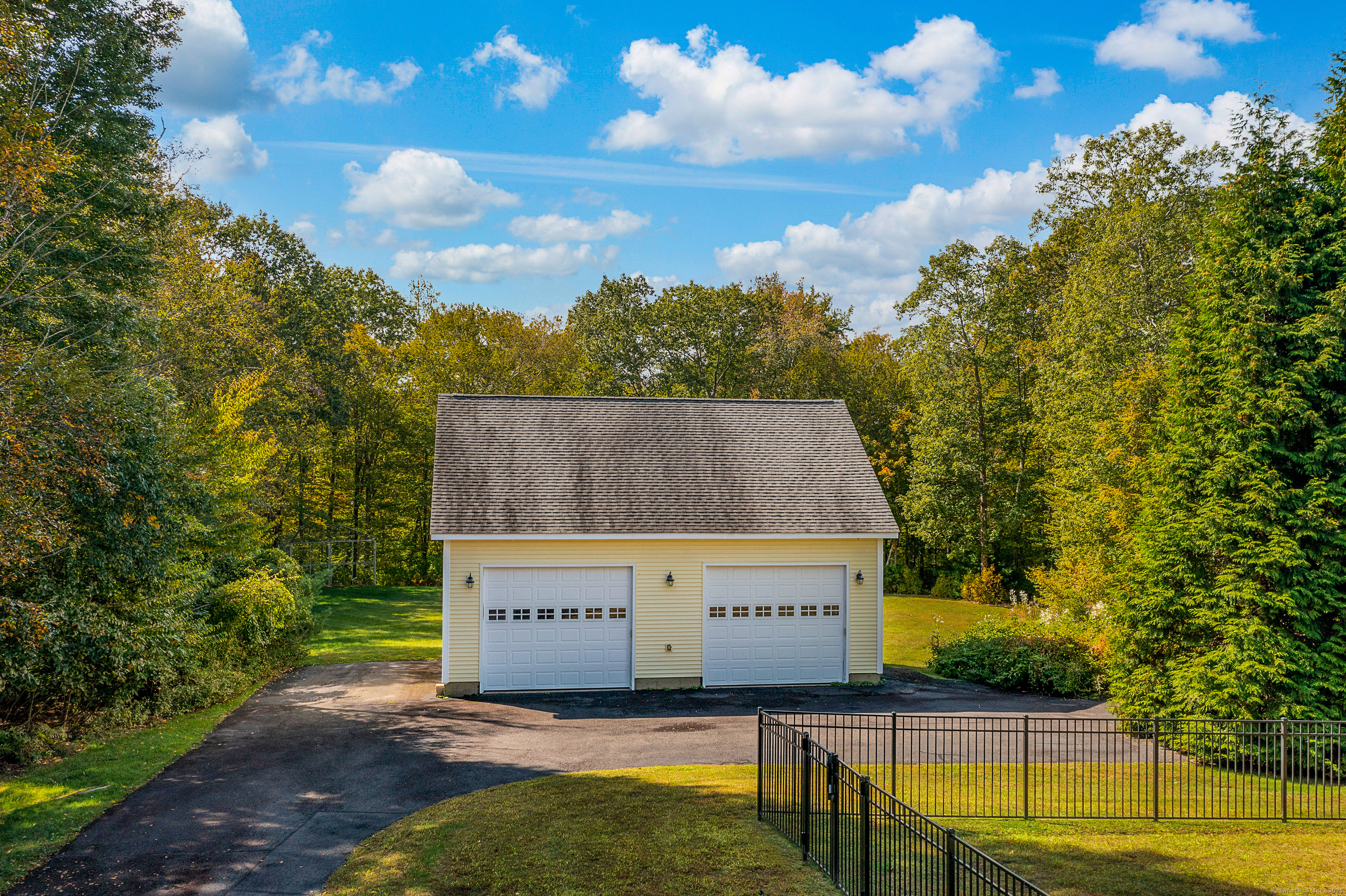 Tolland, Connecticut 06084, United States, 4 Bedrooms Bedrooms, ,4 BathroomsBathrooms,Residential,Coming Soon,218424