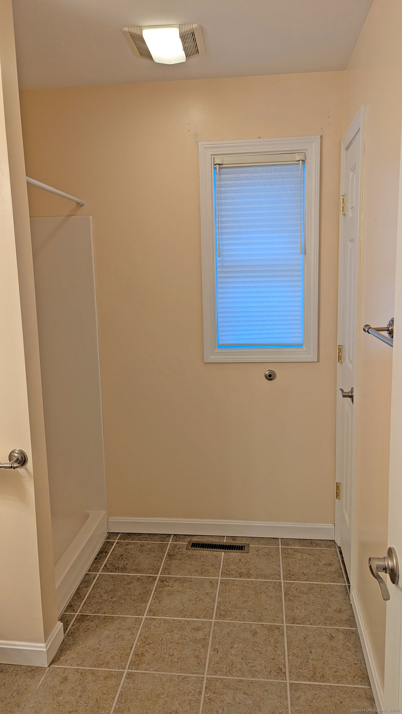 8 Leisure Drive #8, Montville, Connecticut image 16