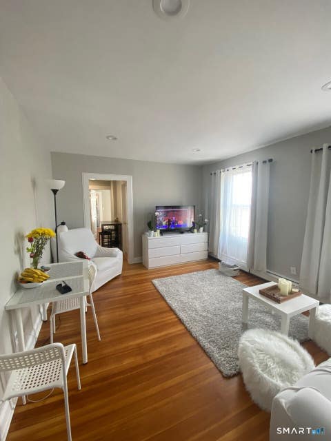 Multifamily For Rent - 221 Park Road #2W<br/> West Hartford, CT 06119