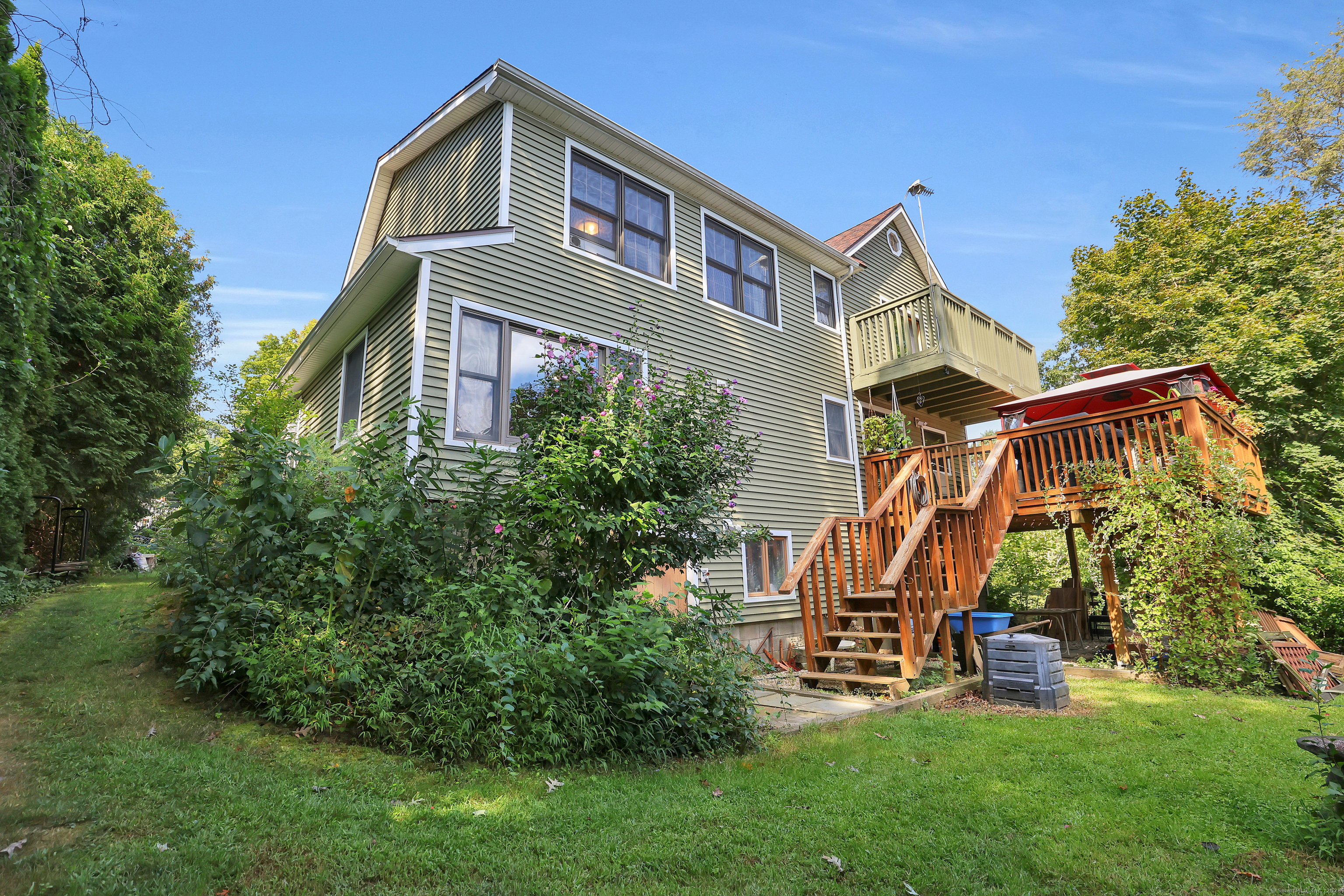 Shelton, Connecticut 06484, United States, 3 Bedrooms Bedrooms, ,3 BathroomsBathrooms,Residential,Active,233720