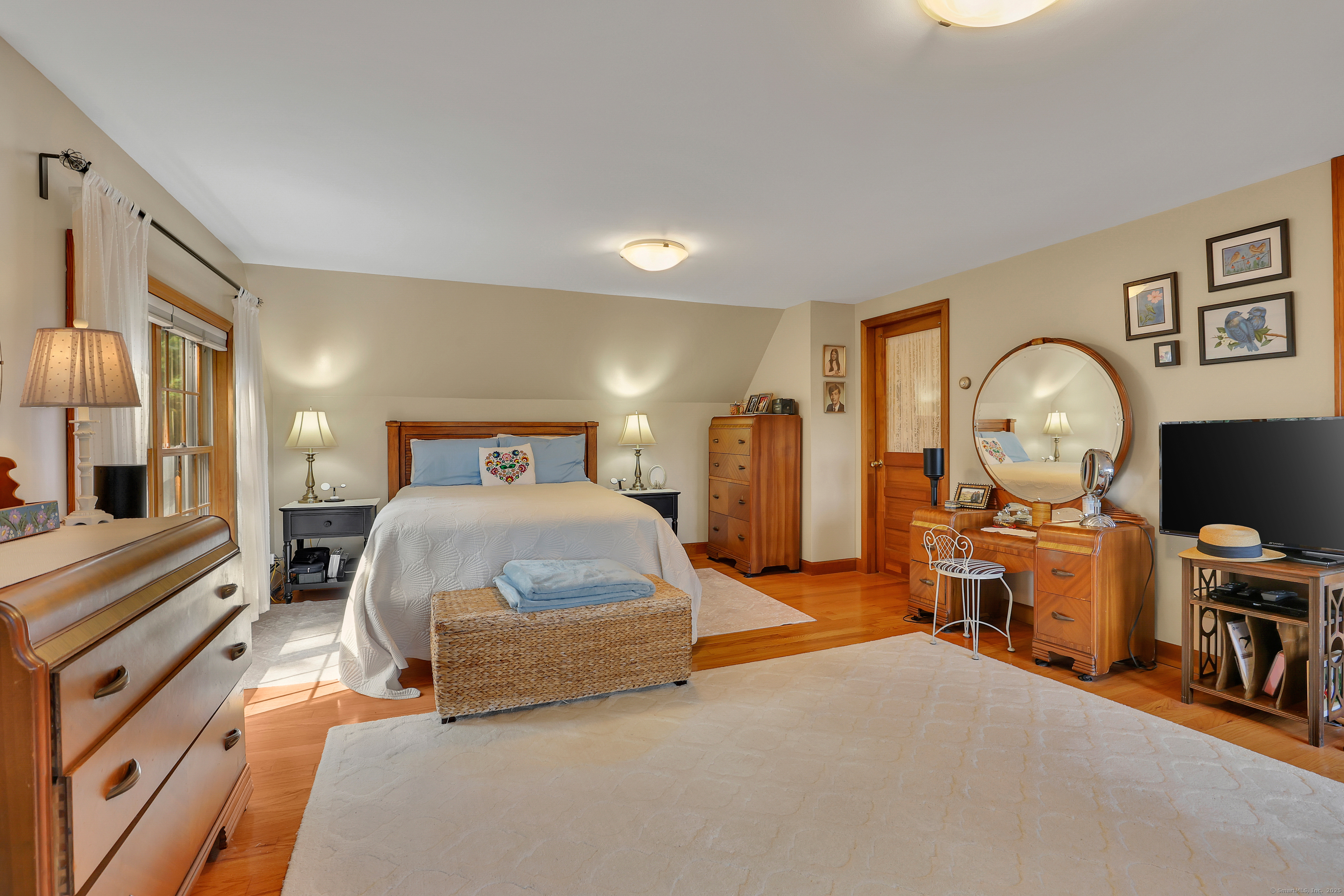 Shelton, Connecticut 06484, United States, 3 Bedrooms Bedrooms, ,3 BathroomsBathrooms,Residential,Active,233720