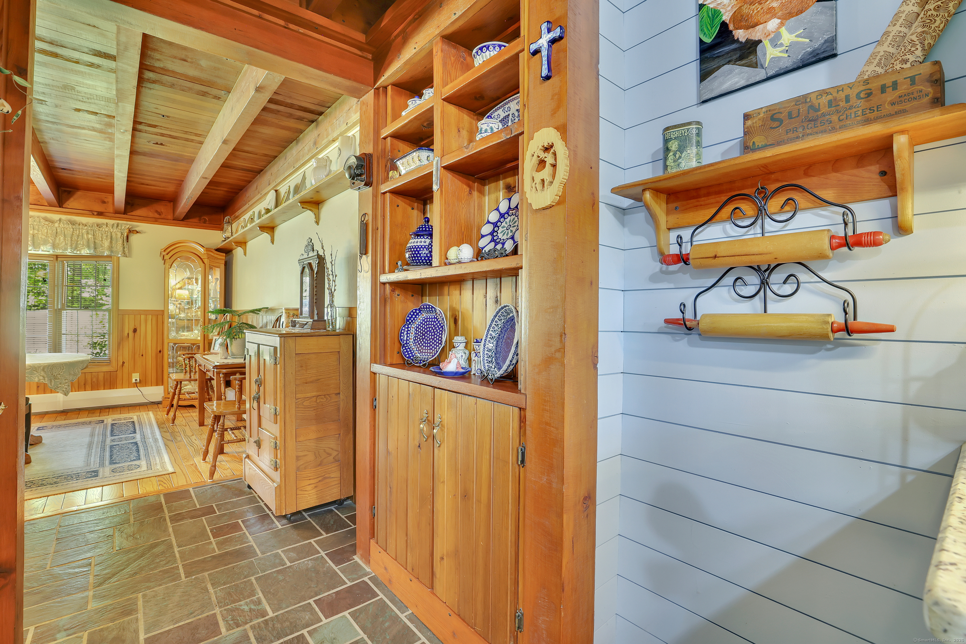 Shelton, Connecticut 06484, United States, 3 Bedrooms Bedrooms, ,3 BathroomsBathrooms,Residential,Active,233720