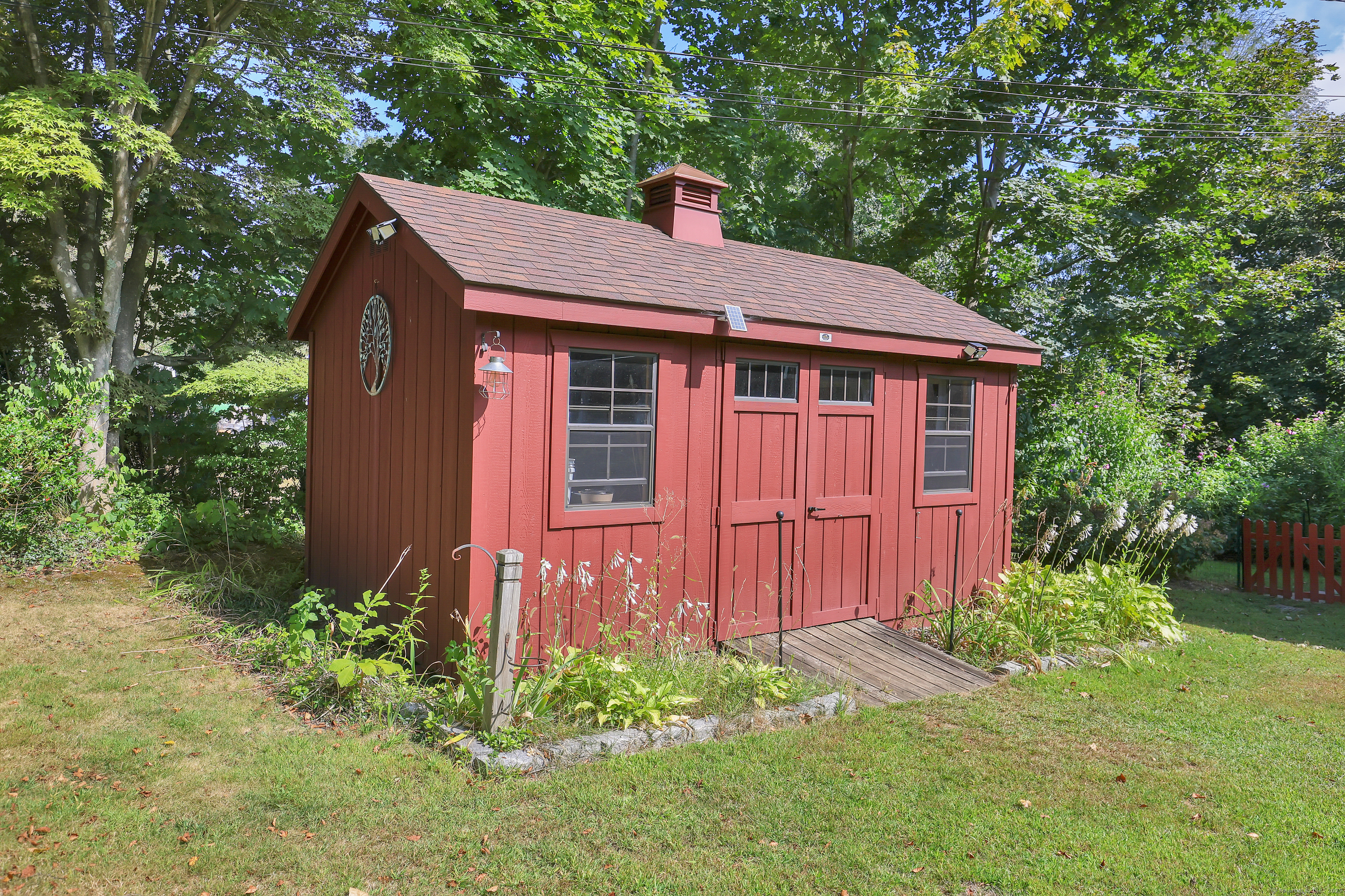 Shelton, Connecticut 06484, United States, 3 Bedrooms Bedrooms, ,3 BathroomsBathrooms,Residential,Active,233720