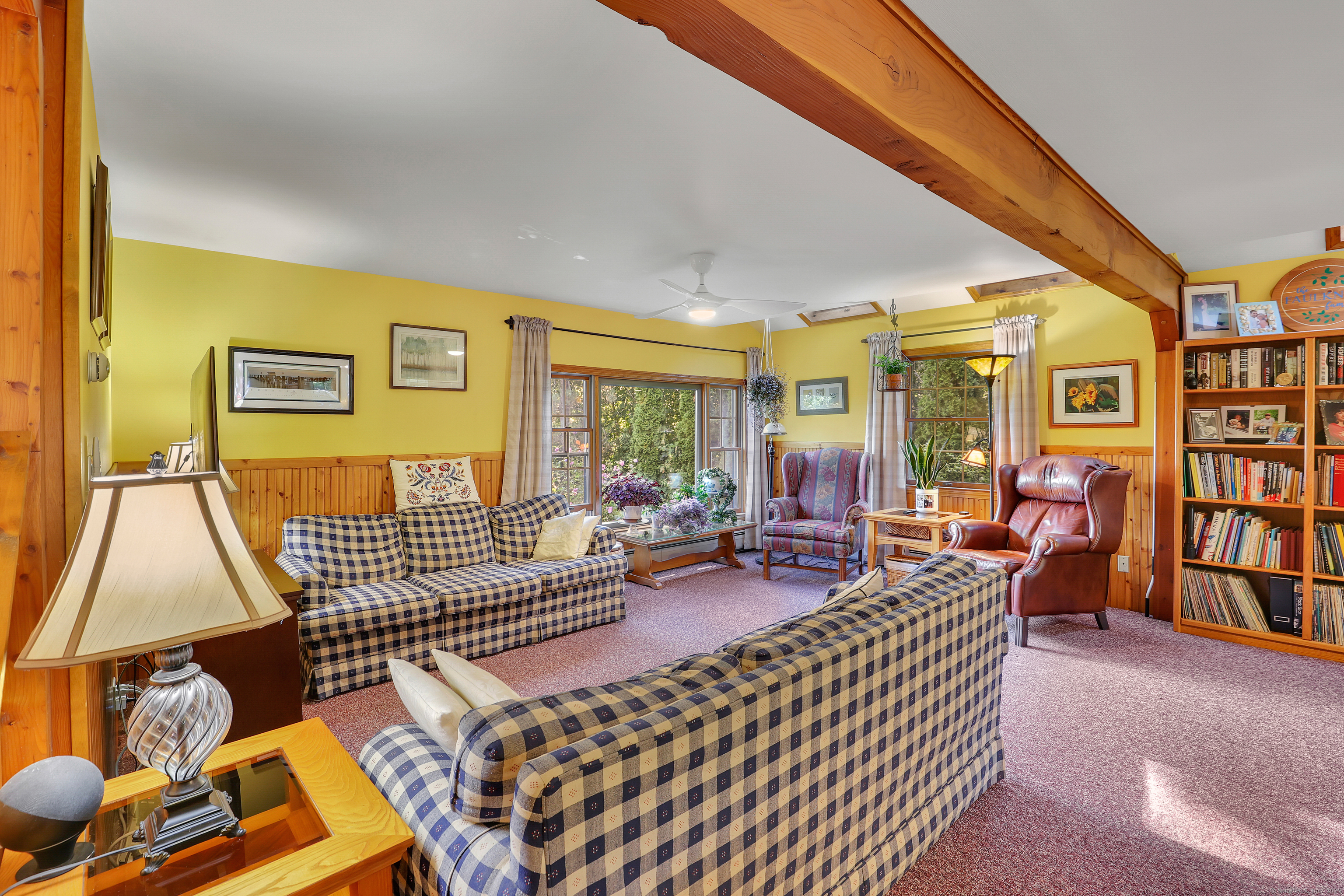 Shelton, Connecticut 06484, United States, 3 Bedrooms Bedrooms, ,3 BathroomsBathrooms,Residential,Active,233720