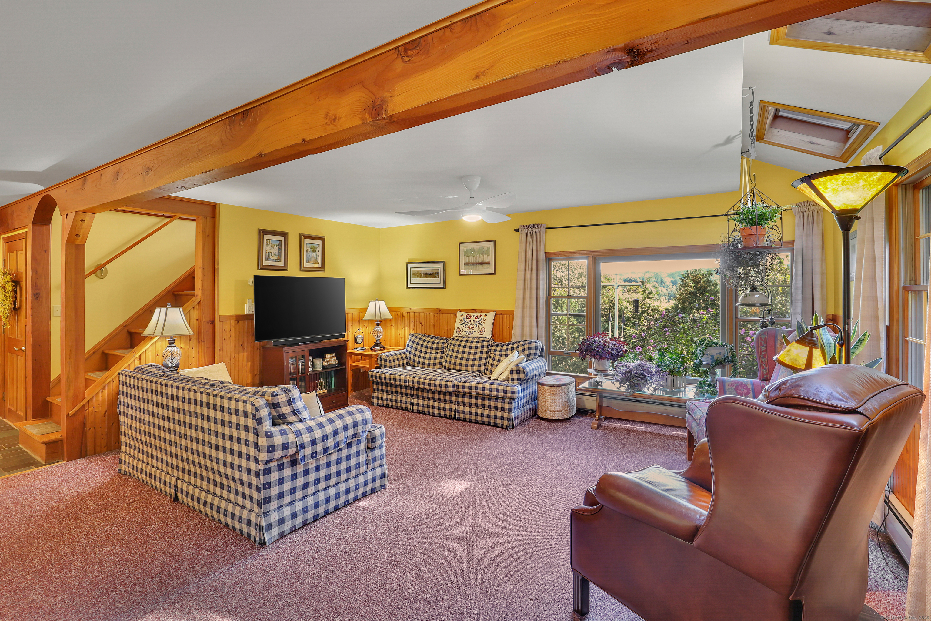 Shelton, Connecticut 06484, United States, 3 Bedrooms Bedrooms, ,3 BathroomsBathrooms,Residential,Active,233720