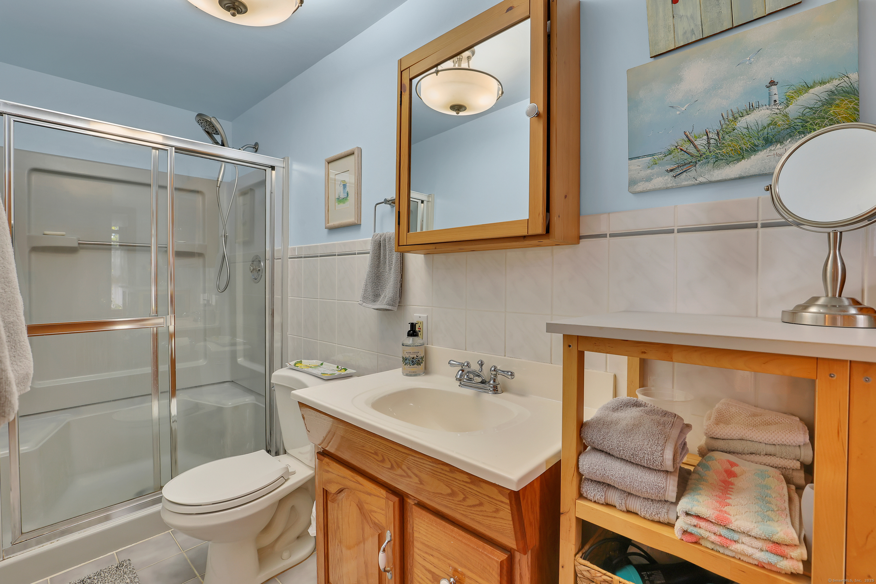 Shelton, Connecticut 06484, United States, 3 Bedrooms Bedrooms, ,3 BathroomsBathrooms,Residential,Active,233720