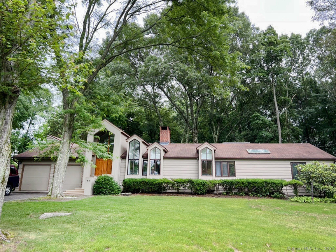 Rental Property at Wellington Drive, Orange, Connecticut - Bedrooms: 4 
Bathrooms: 2 
Rooms: 7  - $4,000 MO.